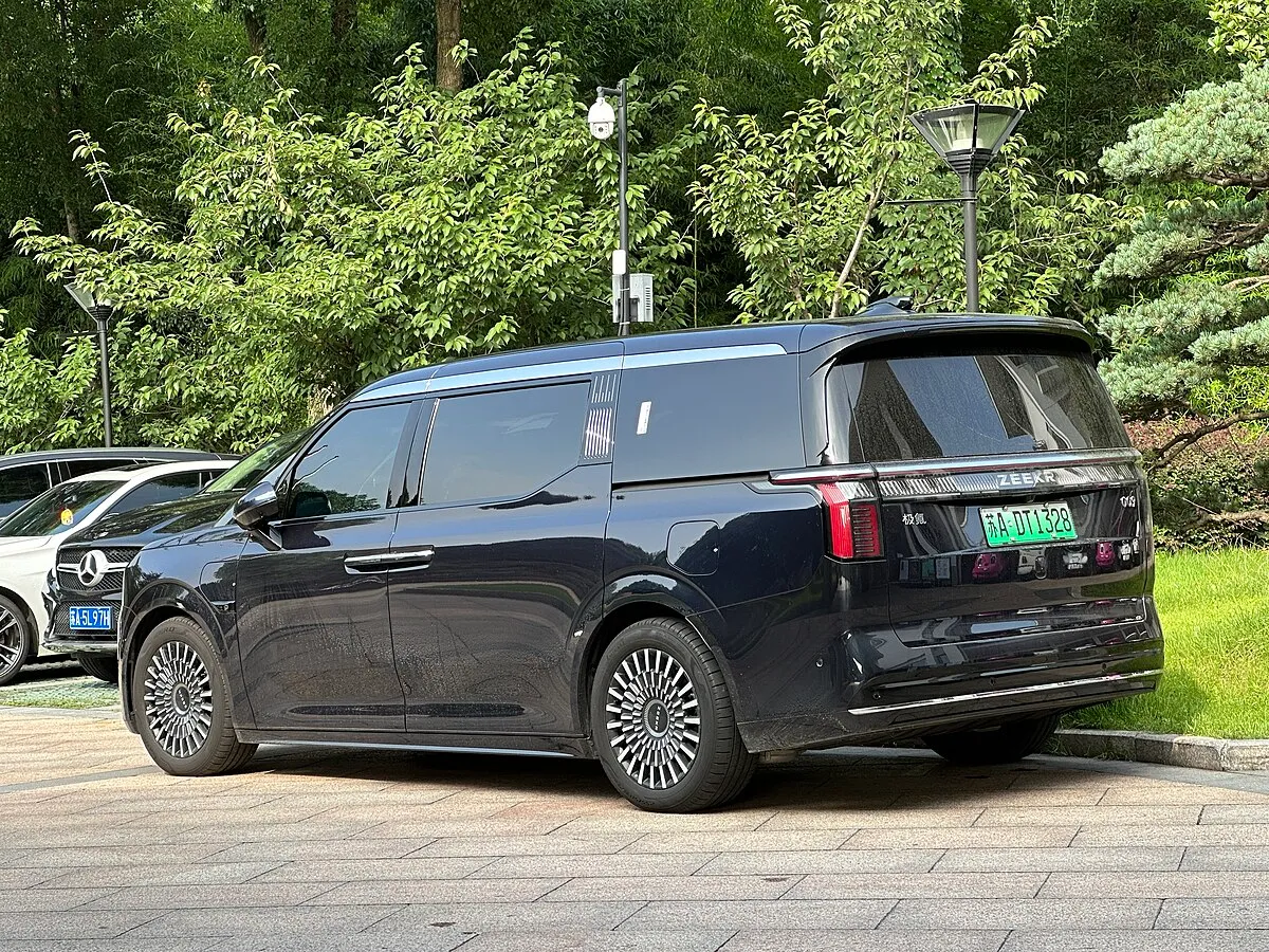 ZEEKR ZEEKR 009 2026 ZEEKR 009 6 Seater - Image 9
